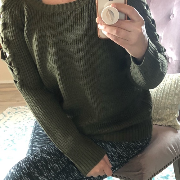 Last 1! SMALL Olive Sassy Sleeve Oversized Sweater - Picture 7 of 8